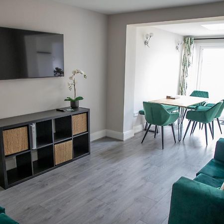 Wave Stays - Ground Floor Apartment - Outside Seating Area 克利夫利斯 外观 照片