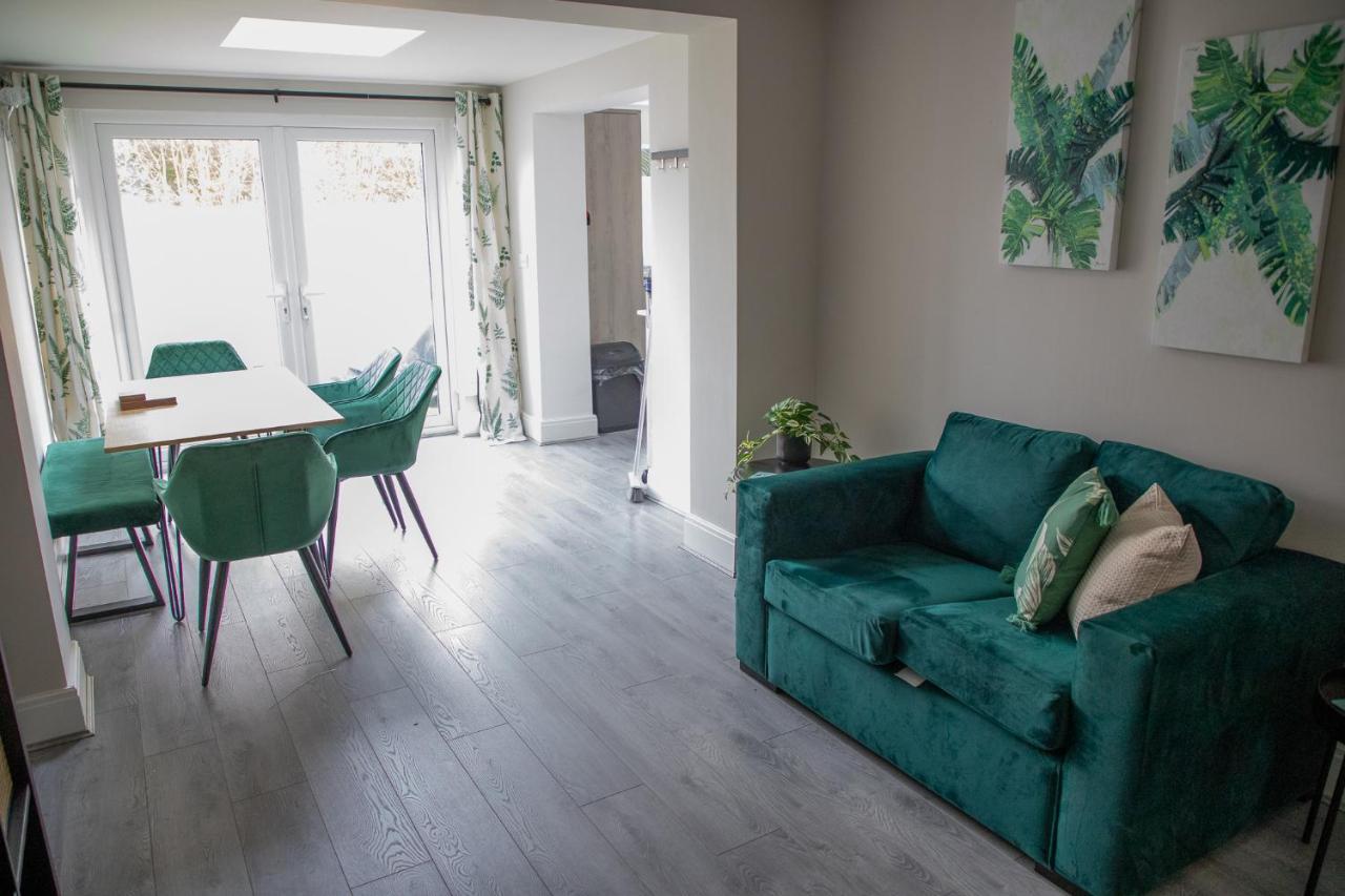 Wave Stays - Ground Floor Apartment - Outside Seating Area 克利夫利斯 外观 照片